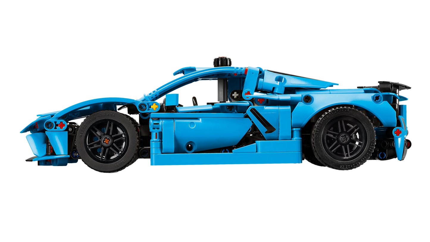 LEGO Technic Chevrolet Corvette Stingray Blue (42217) Side Profile